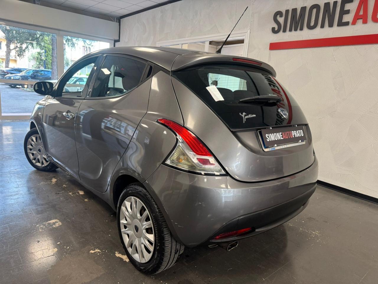 Lancia Ypsilon 1.2 69 CV 5 porte Silver