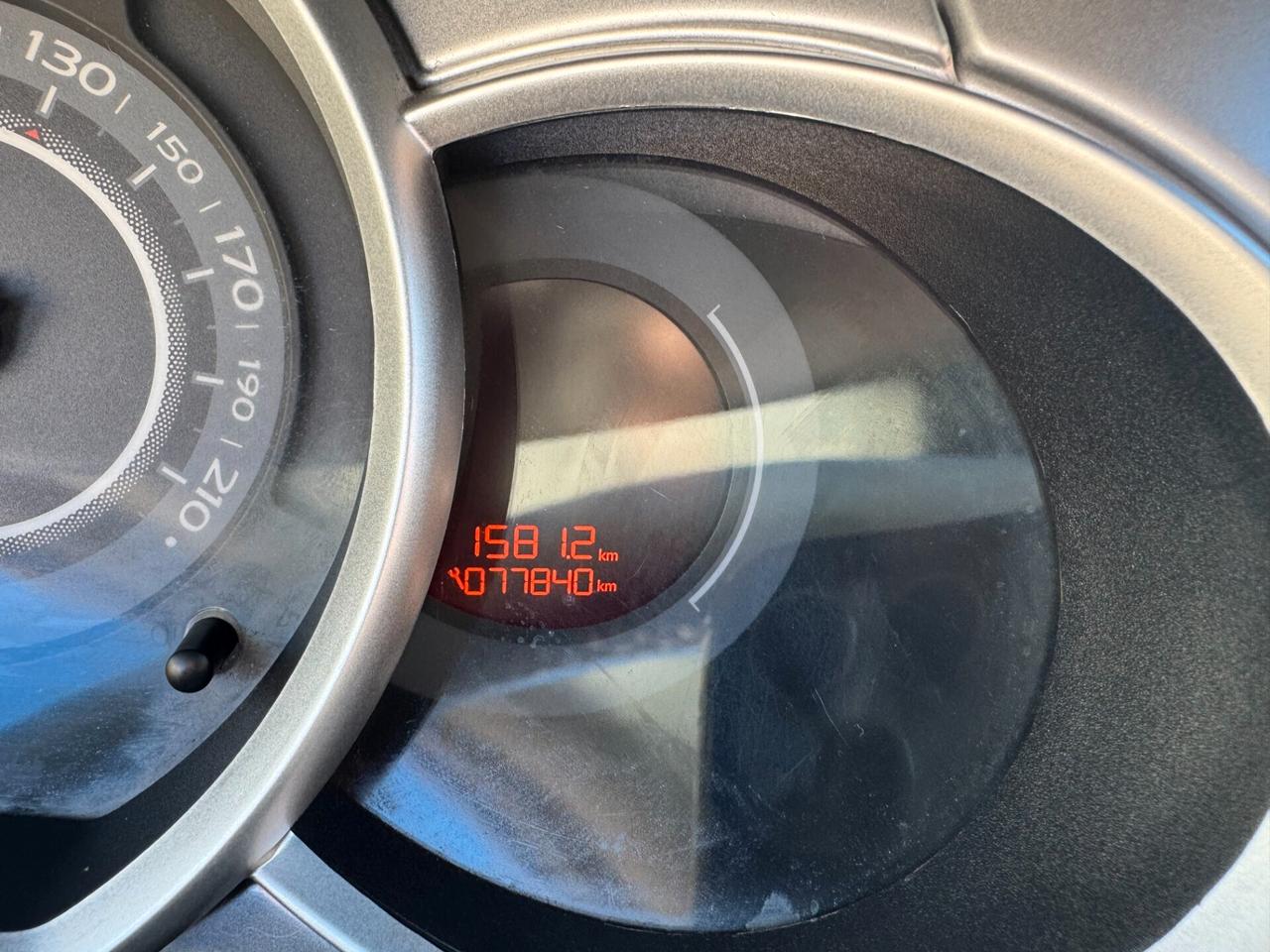 77000KM Citroen C3 1.1 BENZ 2012 TETTO