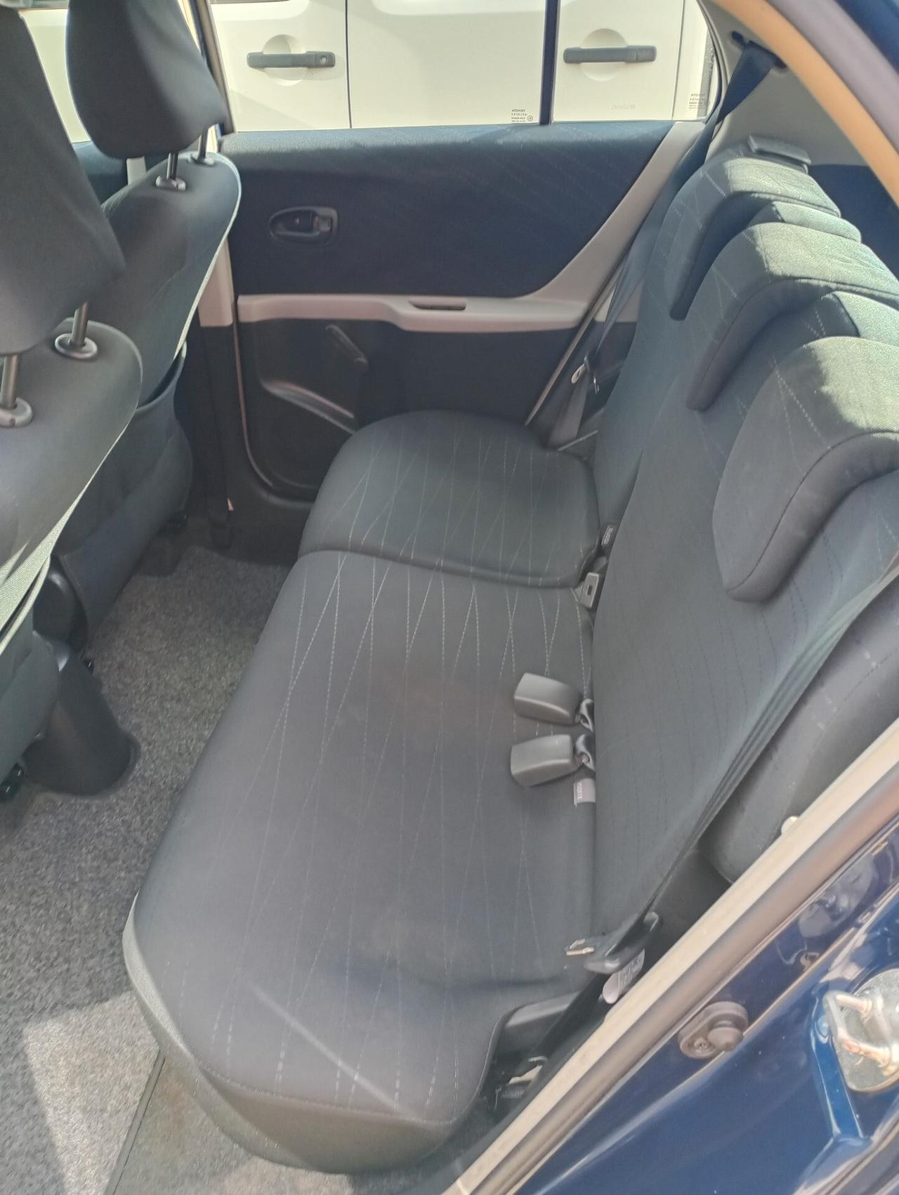 Toyota Yaris 1.0 5 porte