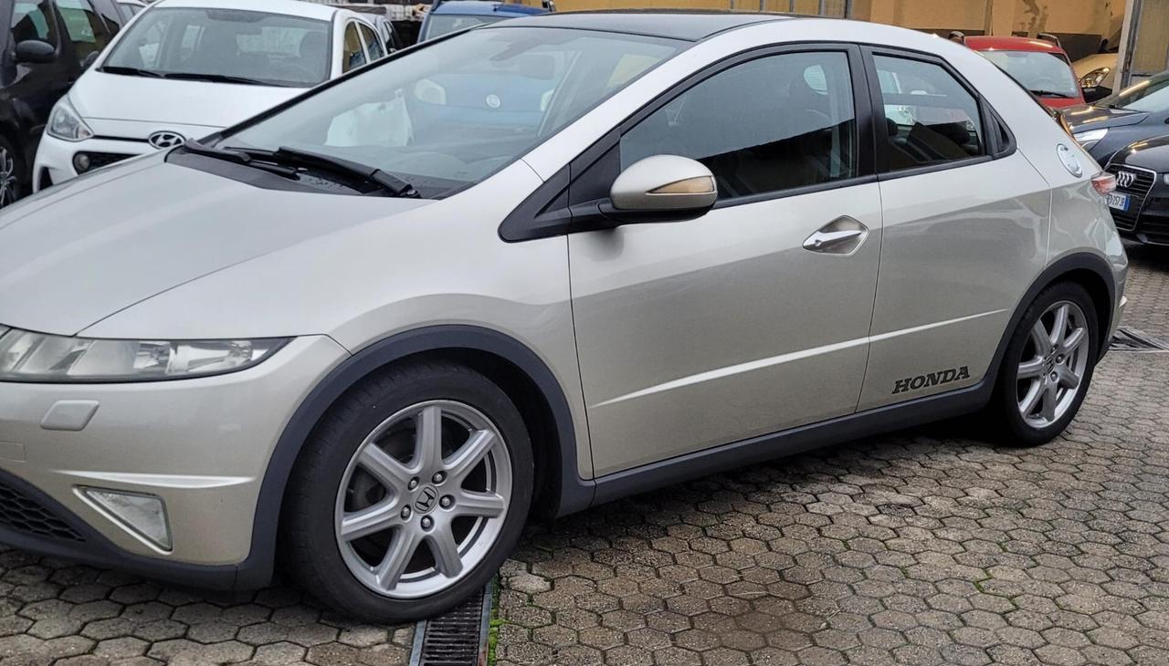 Honda civic 1.8 i-vtec (cambio automatico)