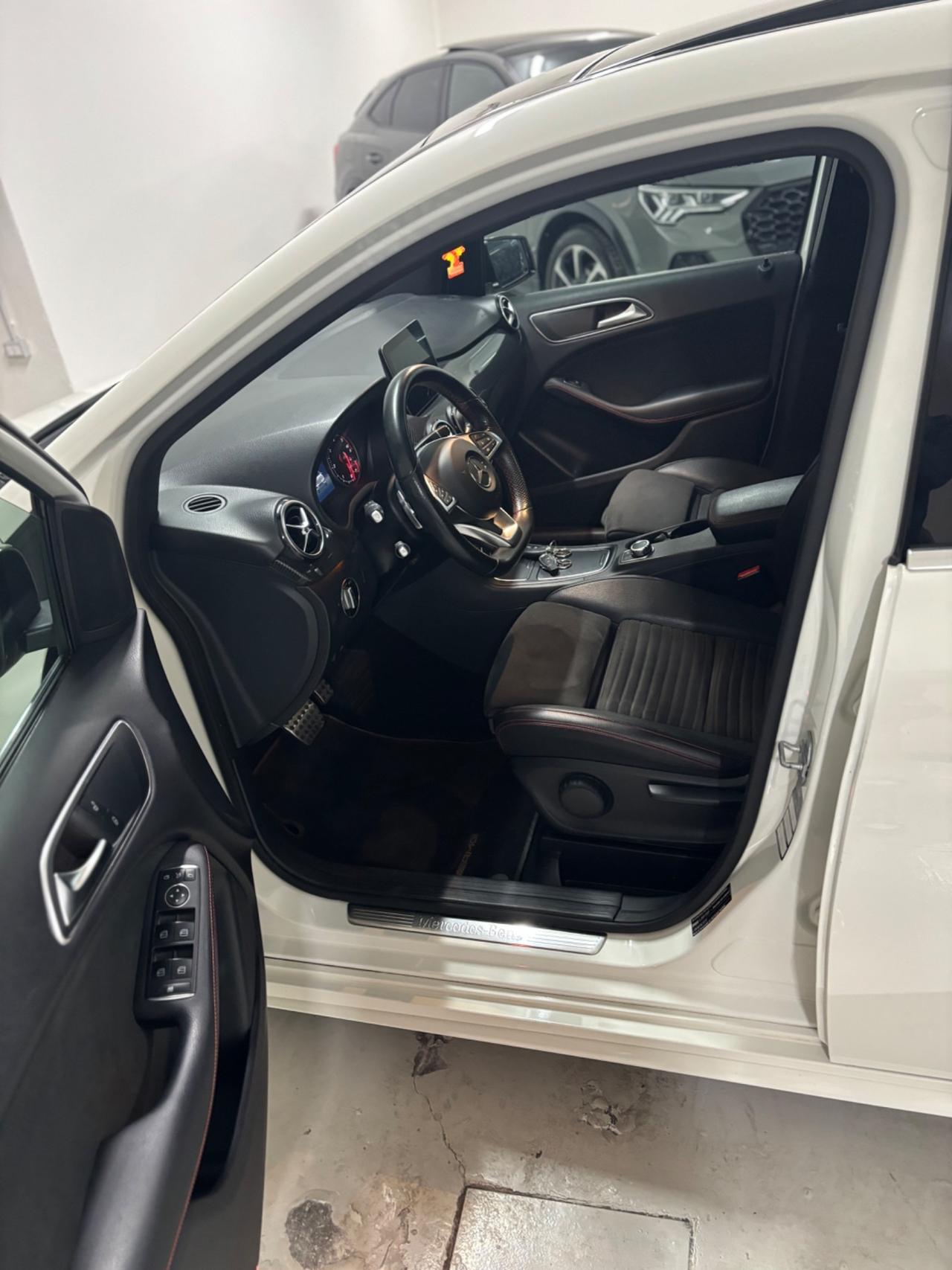 Mercedes-benz B 180 B 180 d Automatic Premium