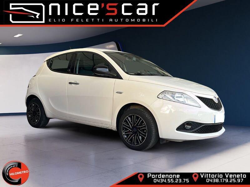 Lancia Ypsilon 1.0 FireFly 5 porte S&S Hybrid Ecochic Gold