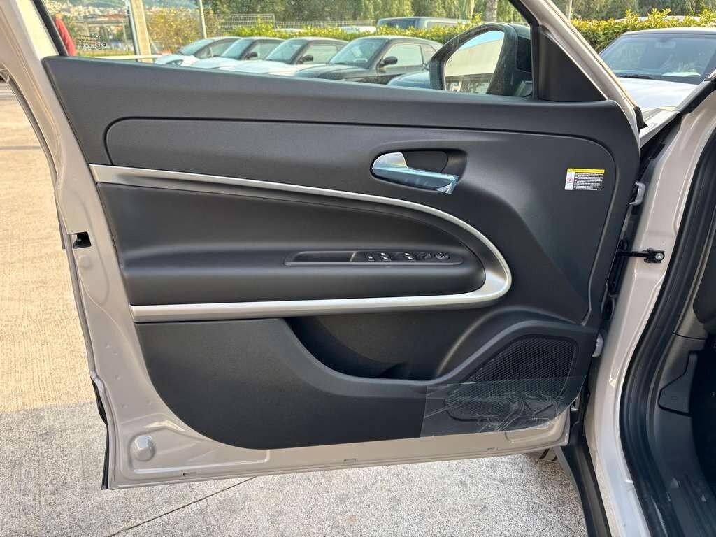 Jeep Avenger 1.2 Turbo 100 CV Summit a 234 euro al mese