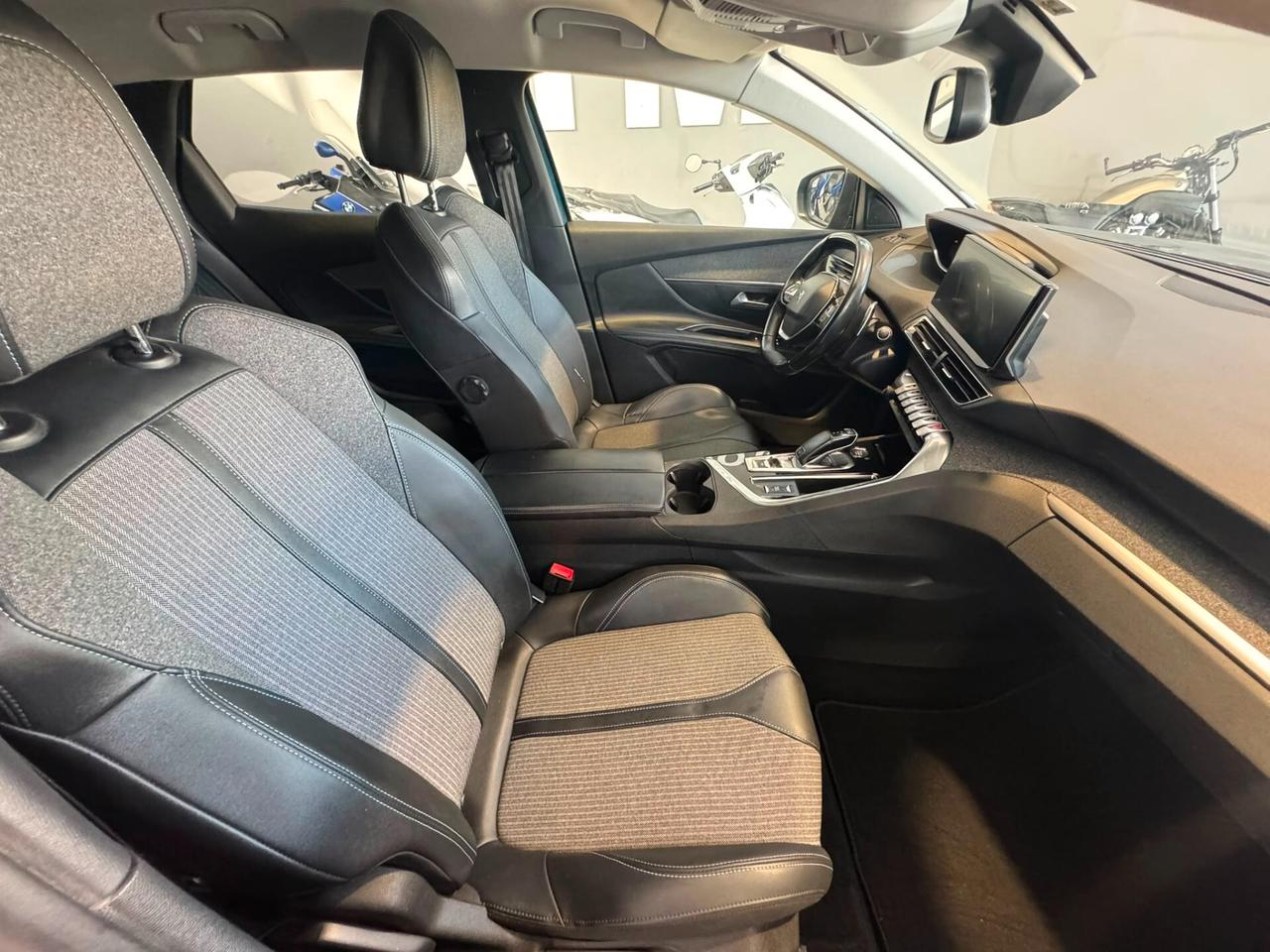 Peugeot 3008 BlueHDi 130 S&S EAT8 Allure Pack