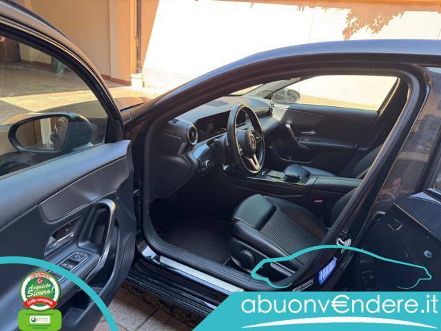 MERCEDES-BENZ A 200 d Automatic Premium