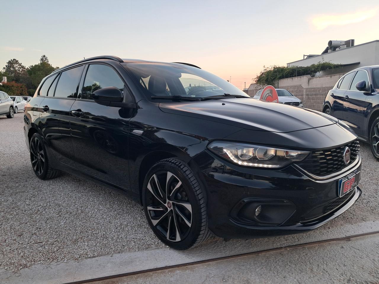 Fiat TIPO 1.6-Mtj 120CV-DCT *S-DESIGN*PELLE*NAVI*LED