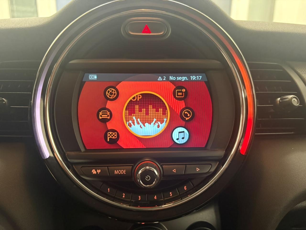 Mini Cooper 1500 D Baker Street Unipro 2019