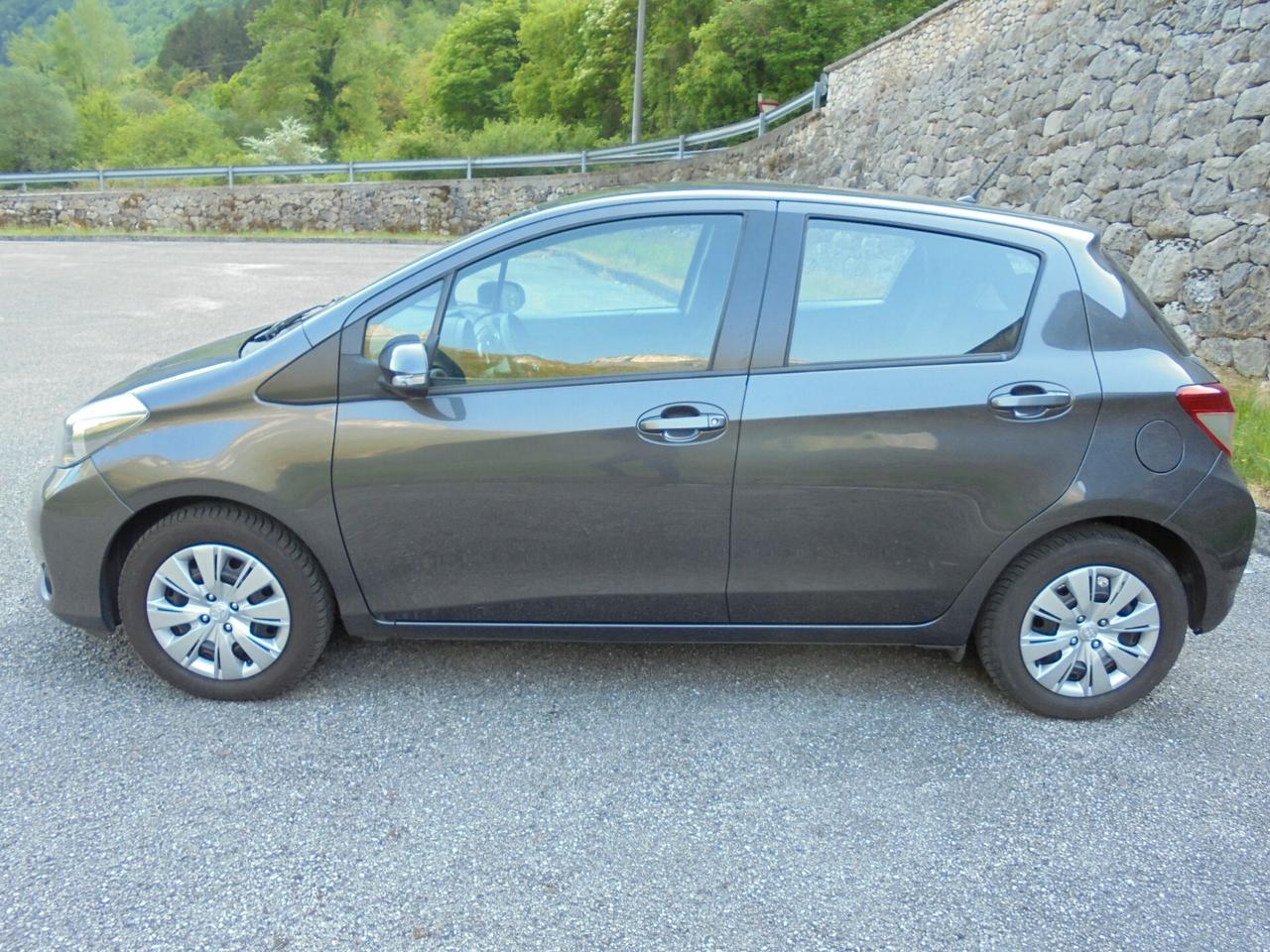 TOYOTA YARIS 1.0 VVT-i 5P ACTIVE – UNIPROPRIETARIO-