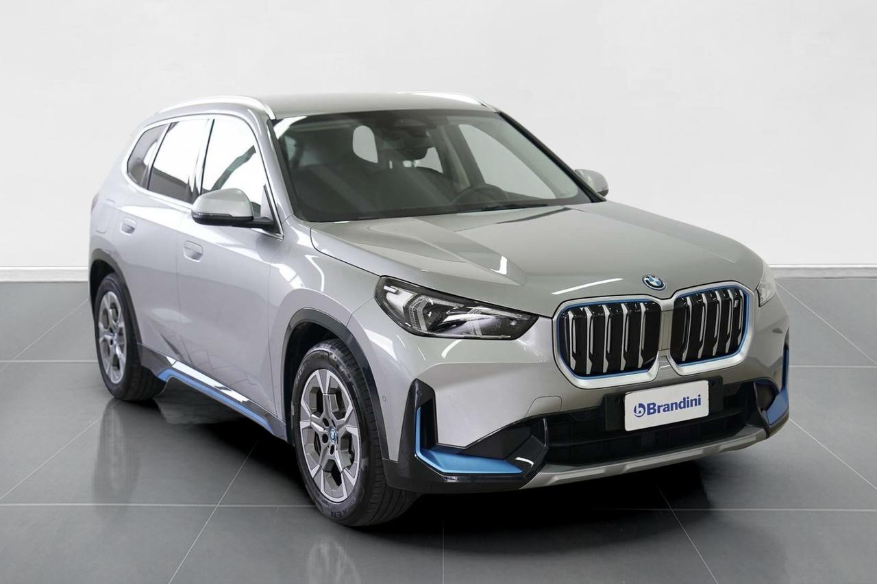 BMW iX1 xdrive 30 X-Line