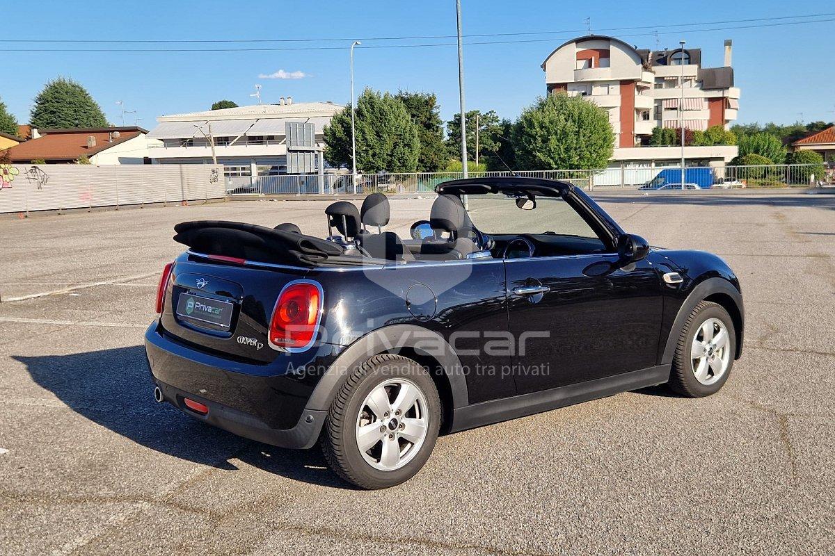 MINI Mini 1.5 Cooper D Cabrio