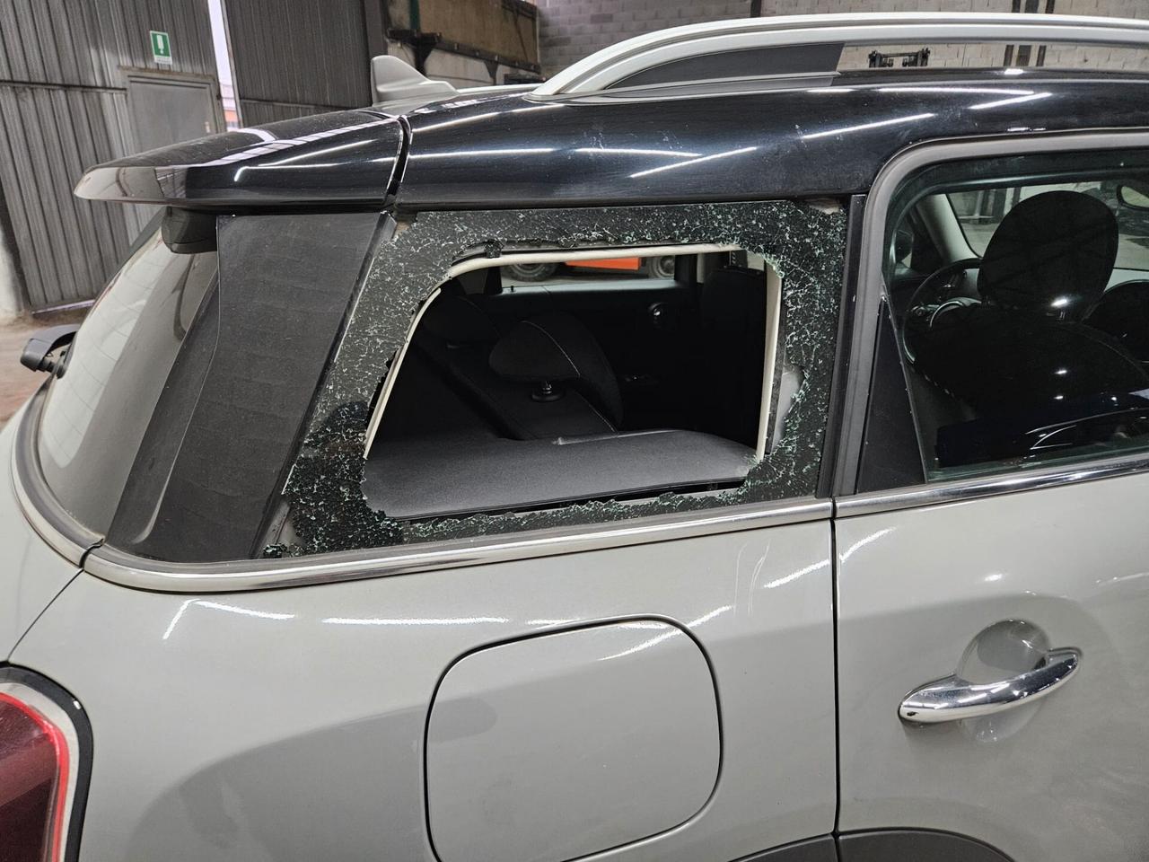 MINI Cooper SE Countryman 1.5 all4 auto FURTO PARZIALE