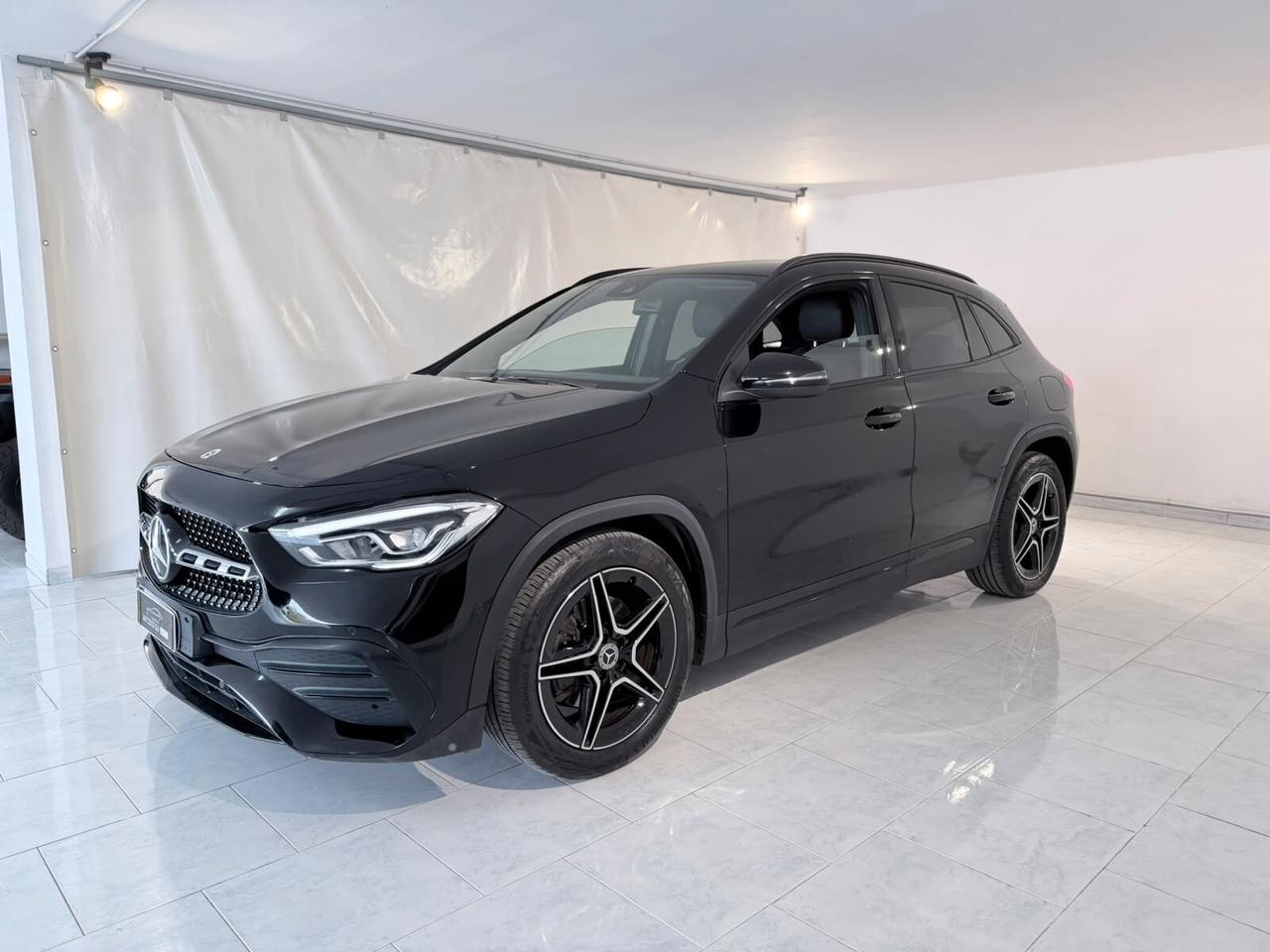 MERCEDES GLA200D PREMIUM IVA ESPOSTA