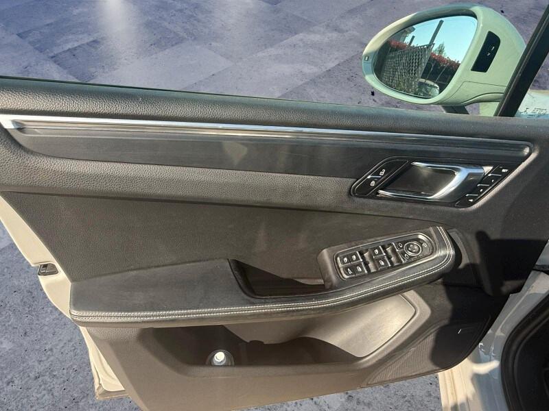 PORSCHE Macan 1ªs. '13-'25 Macan 2.0