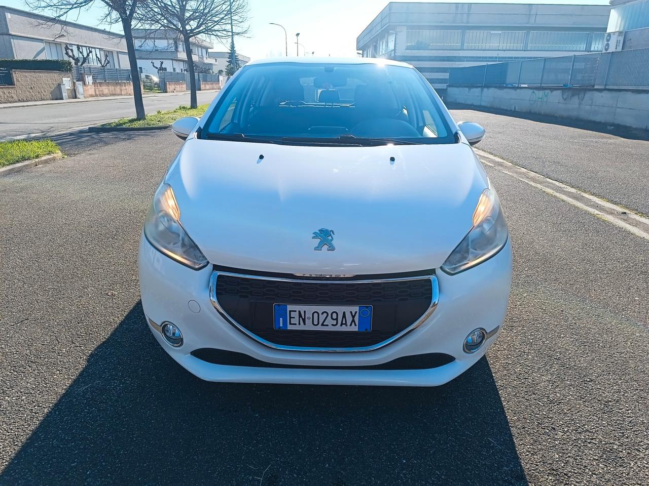 Peugeot 208 1.6 HDi 5 porte del 12 NEOPATENTATI