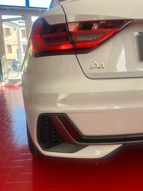 AUDI A1 SPORTBACK 1.0 BENZINA 110CV S-line S/TRONIC EDITION OK NEOPATENTATI