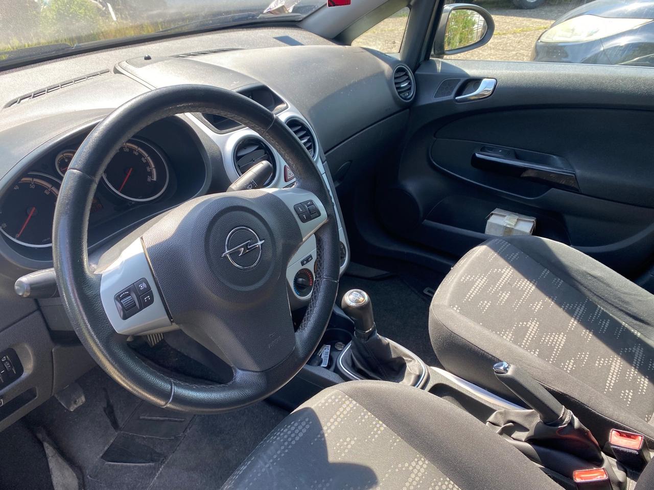 Opel Corsa 1.4 16V 5 porte Elective