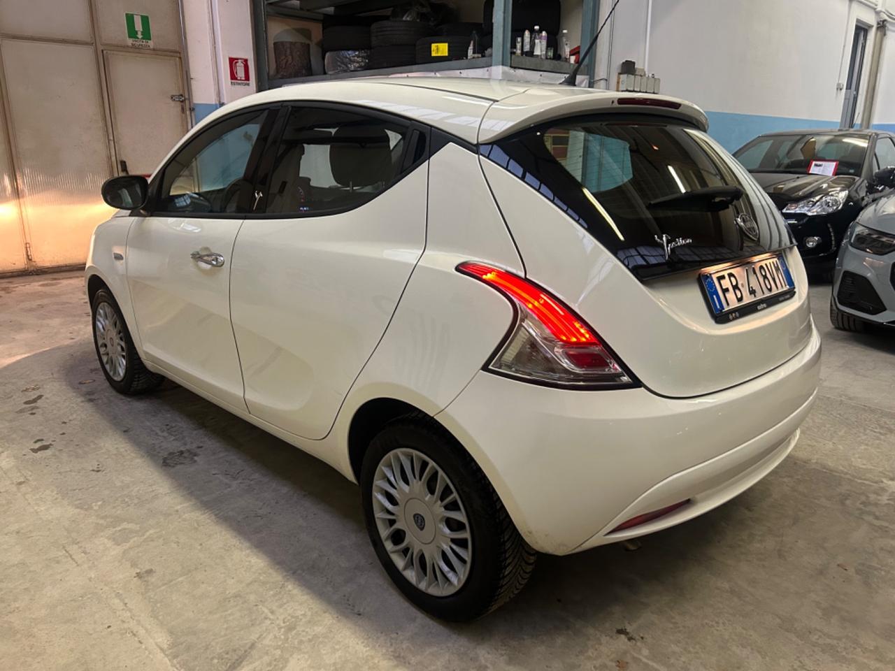 Lancia Ypsilon 1.2 69 CV 5 porte Platinum