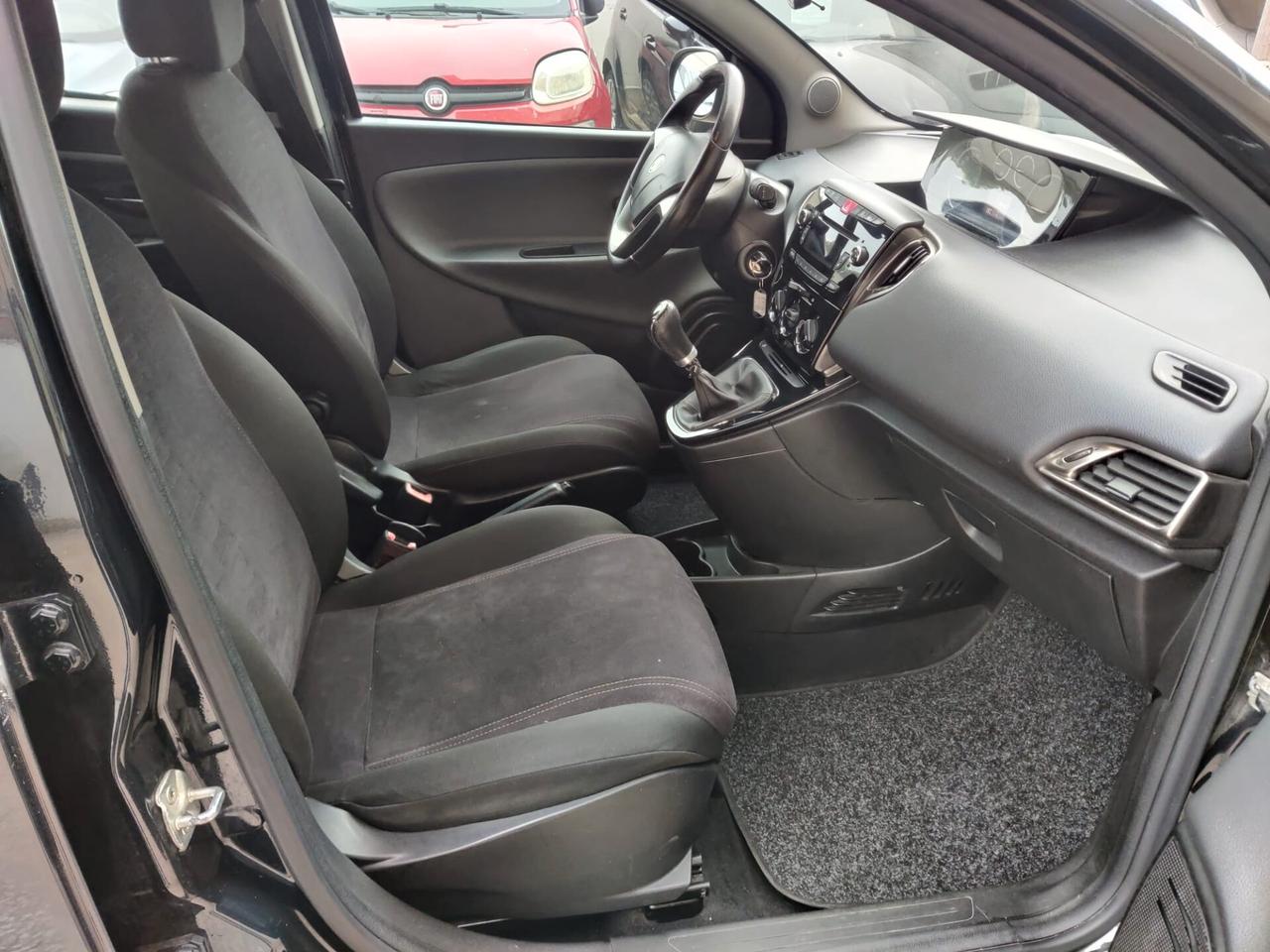 Lancia Ypsilon 1.3 MJT