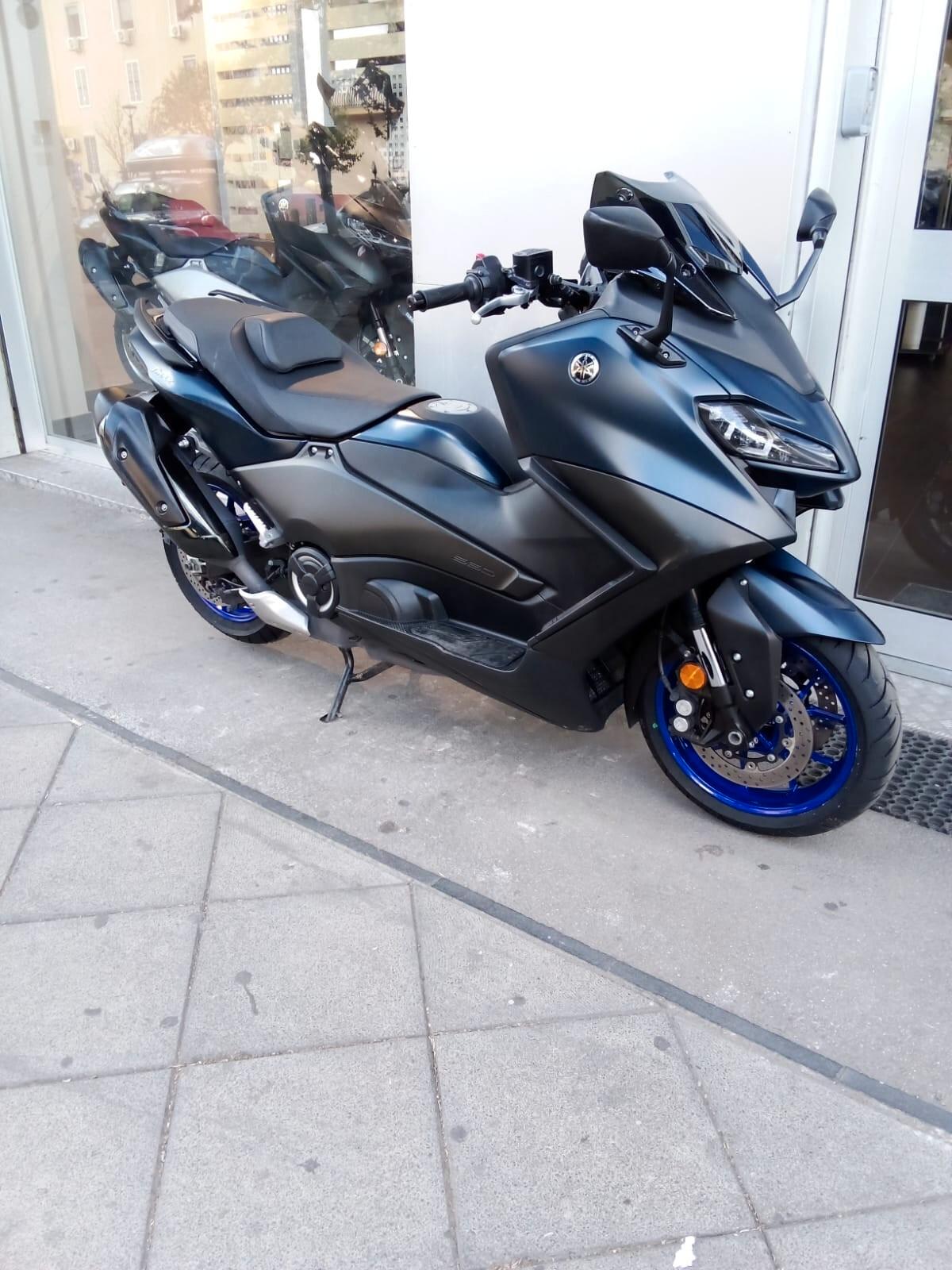 Yamaha TMAX 560