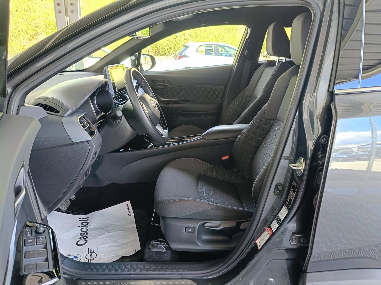 TOYOTA C-HR 2.0h Trend e-cvt
