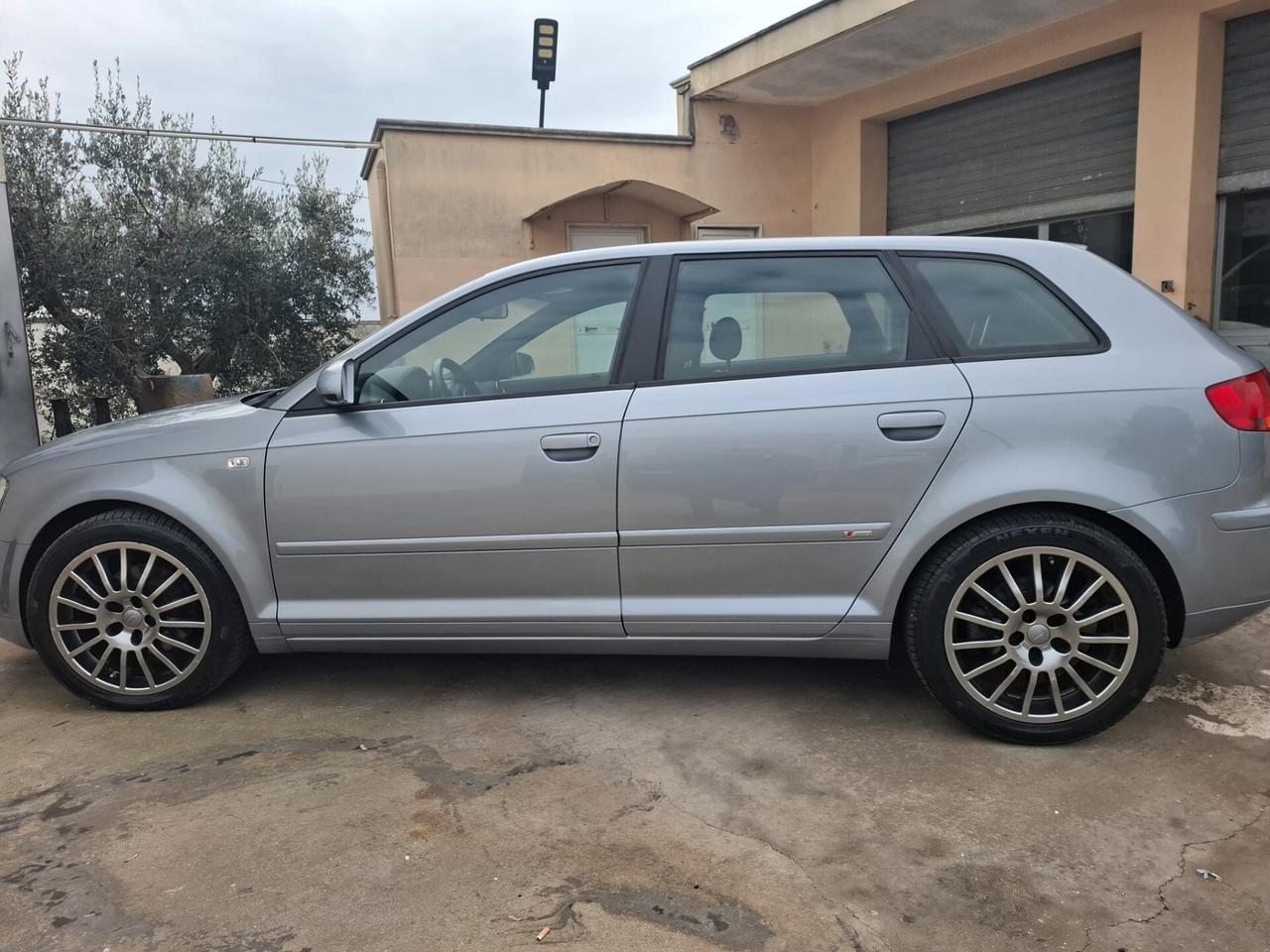 Audi A3 SPB 2.0 16V FSI S-line