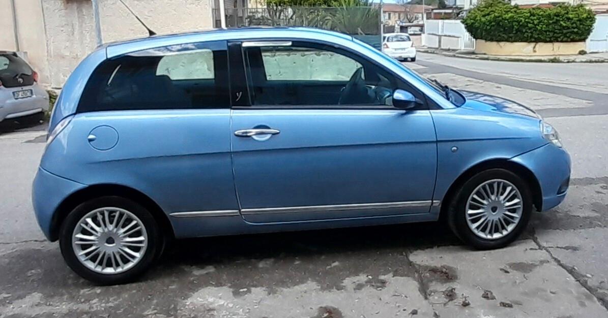 Lancia Ypsilon 1.2 Argento