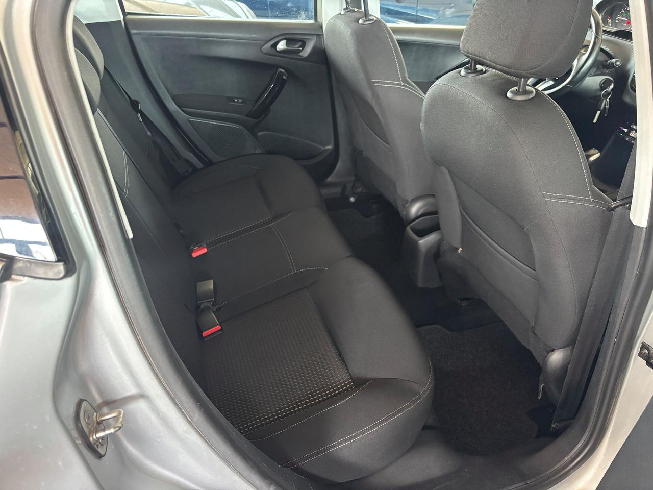 Peugeot 208 1.2 BENZINA 60KW 82CV 5 porte Allure