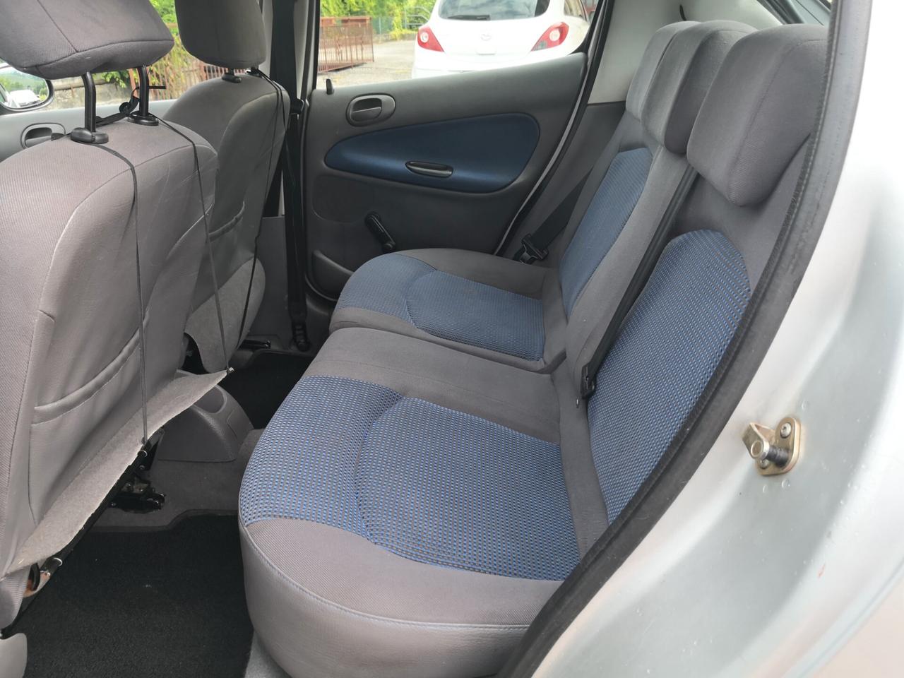 Peugeot 206 1.4 5p neopatentati clima