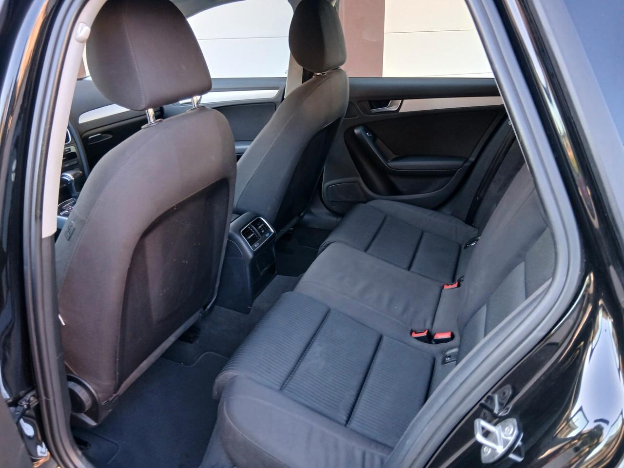 Audi A4 2.0 TDI 150 CV ultra S tronic Business tua a € 169 mese