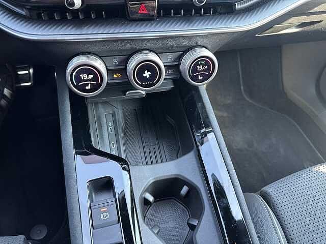 SKODA Superb 2.0 TDI DSG Wagon Sportline