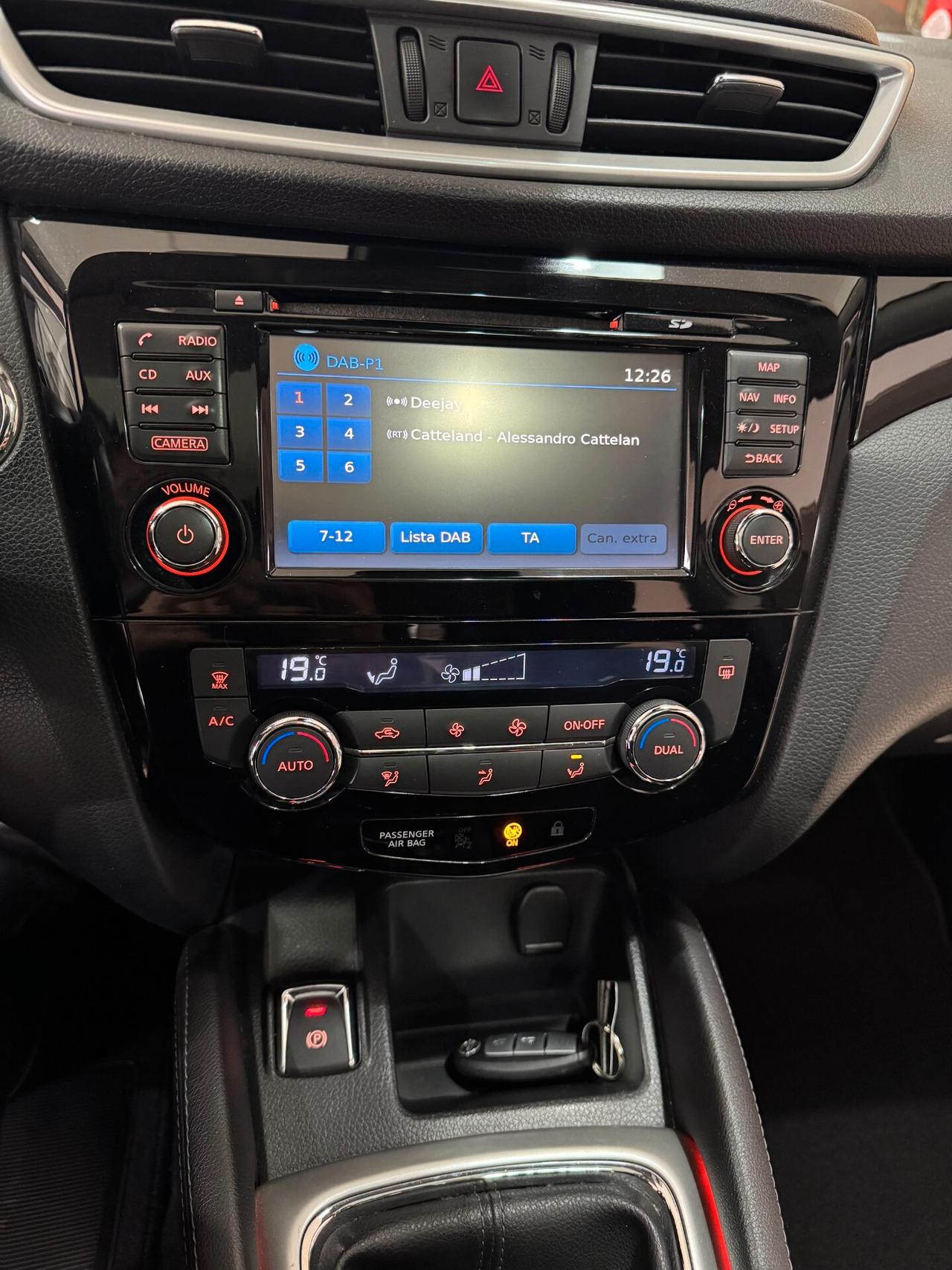 Nissan Qashqai 1.5 dCi 110 cv. Tekna TETTO-NAVIGATORE