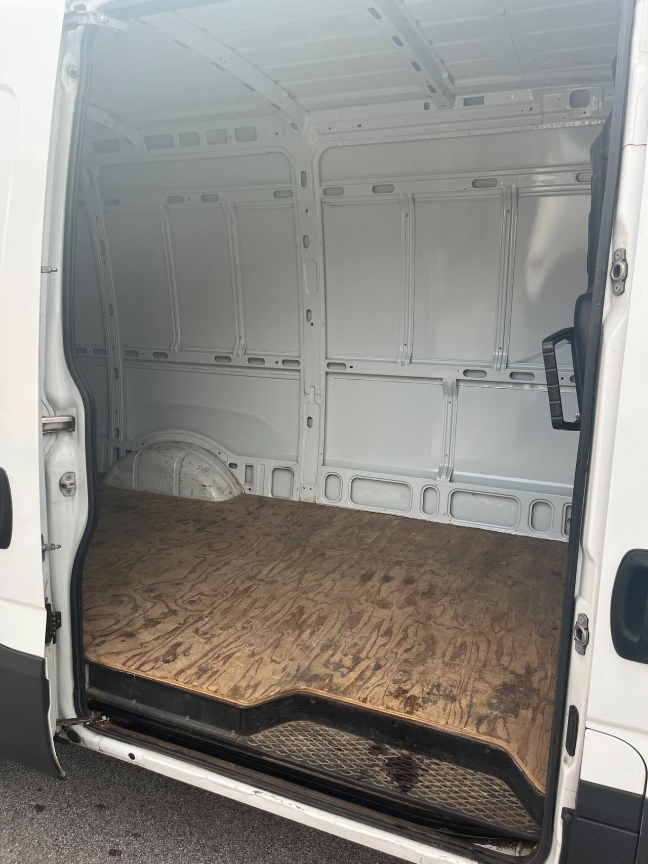 Iveco Daily 2.3 Diesel HKa 35 S V Radstand