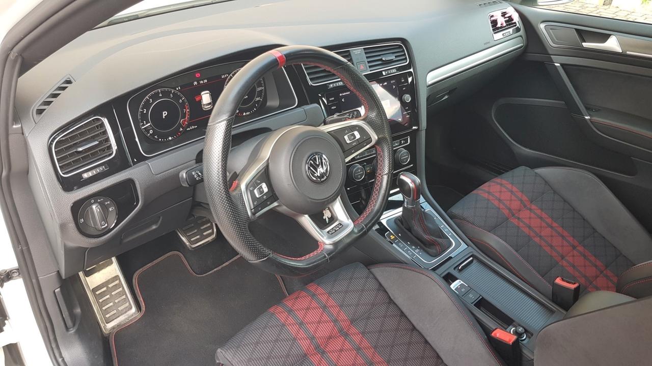 Volkswagen Golf GTI 7.5 GTI DSG TCR ACC - VIRTUAL COCKPIT