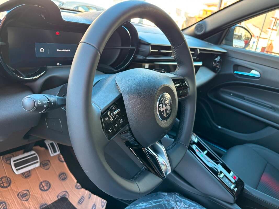 Alfa Romeo Junior 1.2 ibrida Speciale 145cv edct6