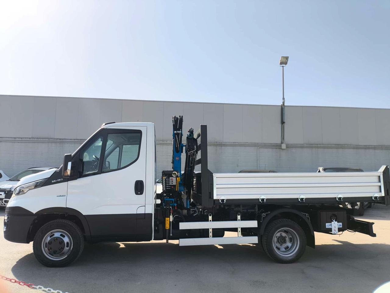 IVECO DAILY 3000 CC. 150 CV. CON GRU E RIBALTABILE NUOVO RIF:3325