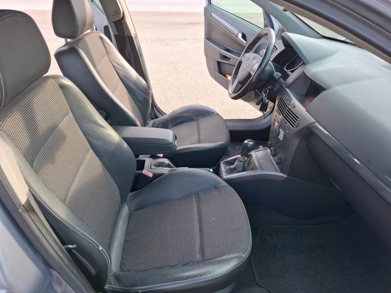 Opel Astra 1.7 CDTI 101CV 5 porte Cosmo