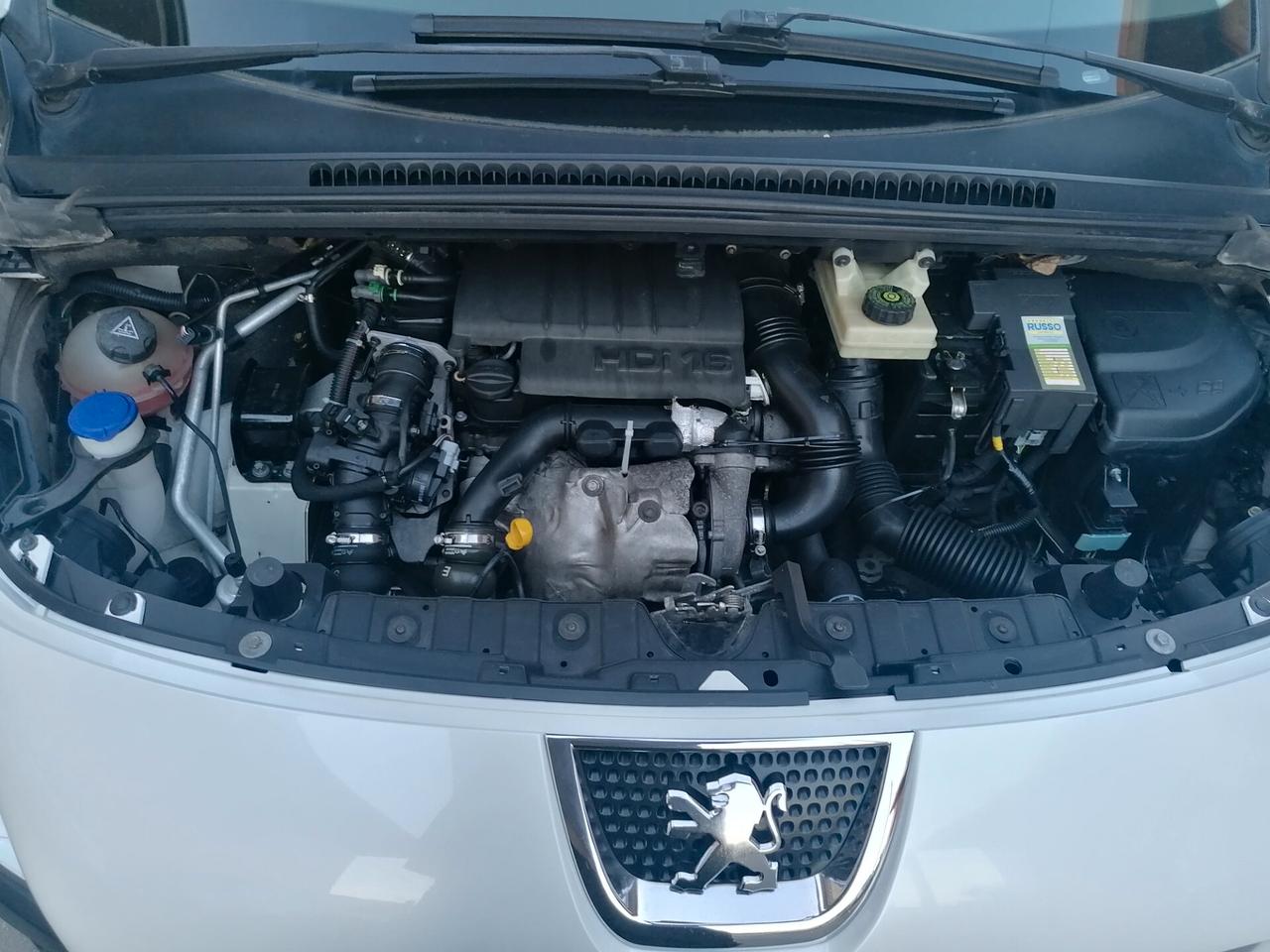 Peugeot 3008 1.6 HDi 110CV Tecno(full optional )