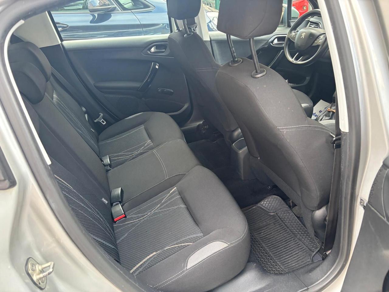 Peugeot 208 1.2 VTi 82 CV 5 porte Allure
