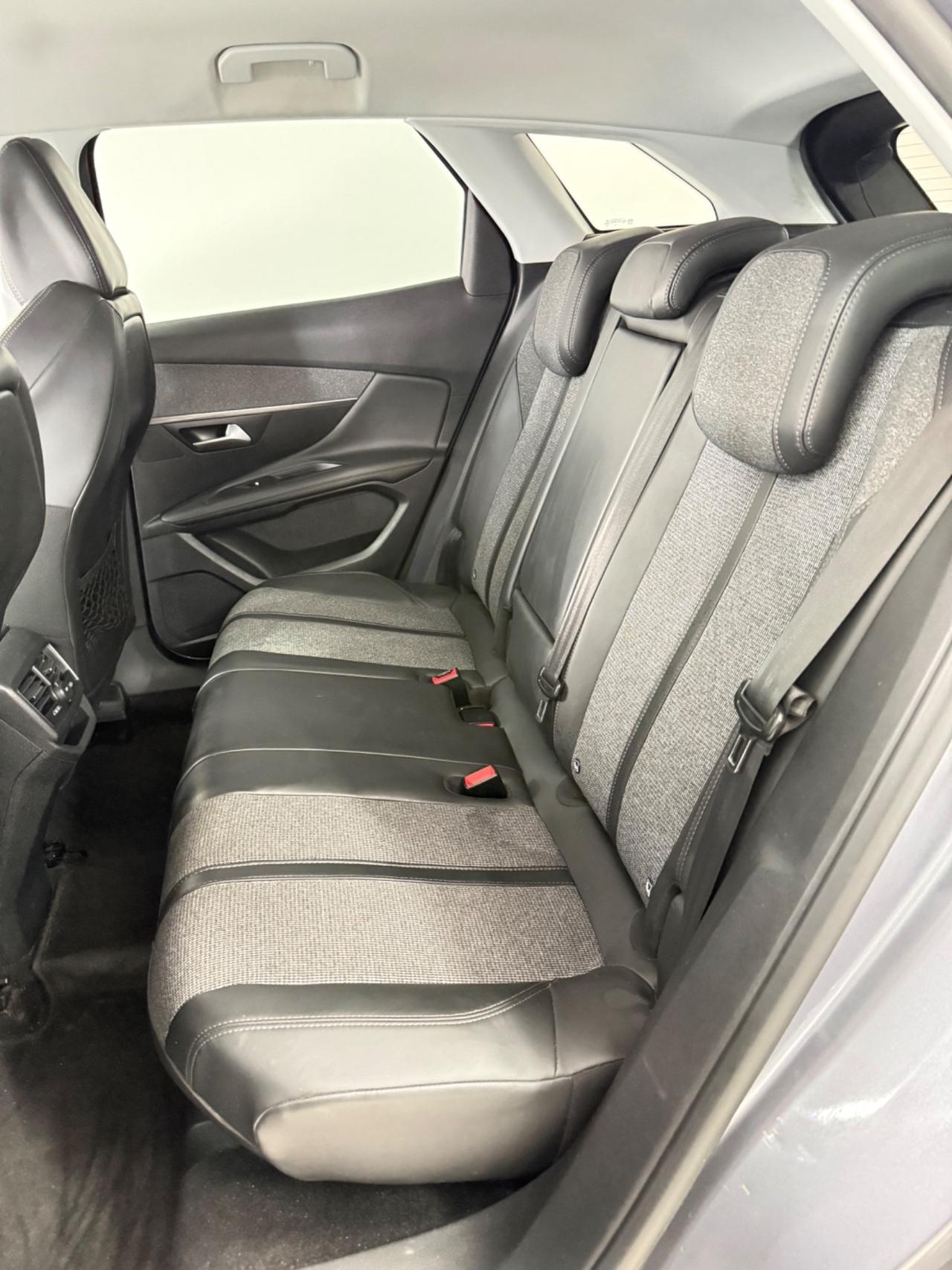 Peugeot 3008 BlueHDi 120 EAT6 S&S Allure