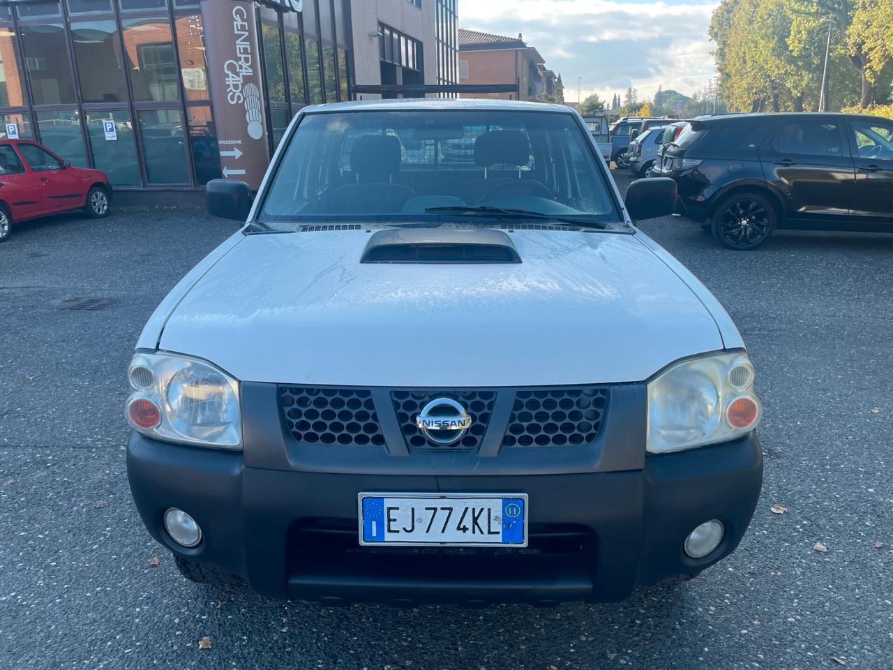 Nissan Navara NP300 2.5 Dci Double Cab 133cv Autocarro+Gancio