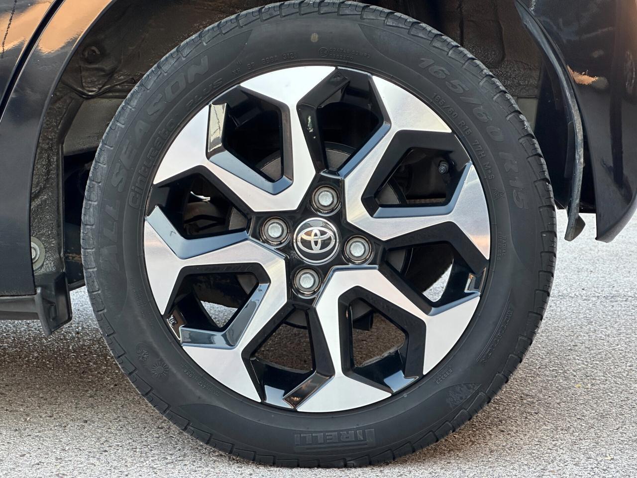 TOYOTA Aygo Connect 1.0 VVT-i 72 CV 5 porte x-fun