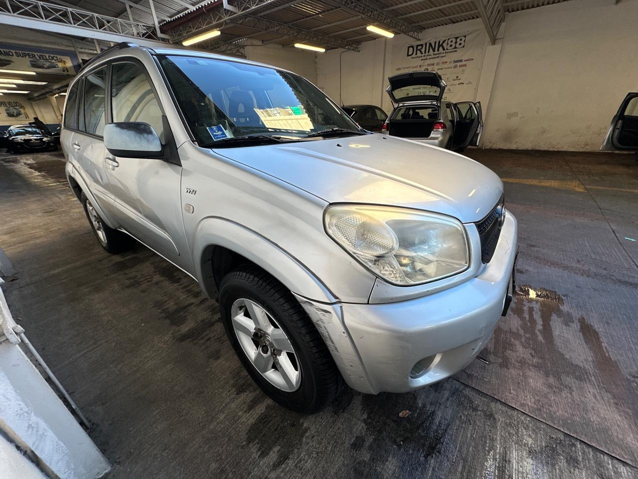 Toyota RAV 4 RAV4 2.0 16V cat 5 porte Sol