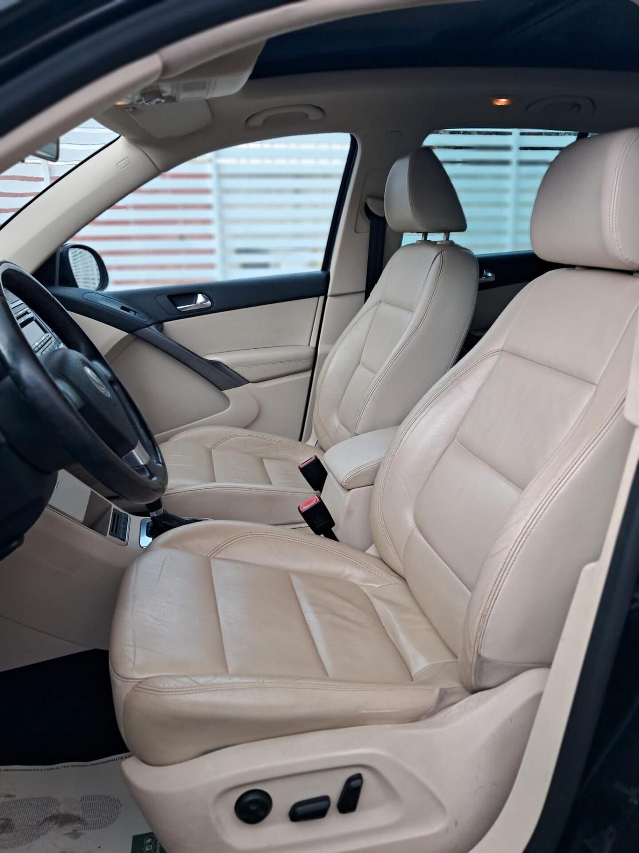 Volkswagen Tiguan 2.0 TDI DPF 4MOTION tiptronic Sport & Style