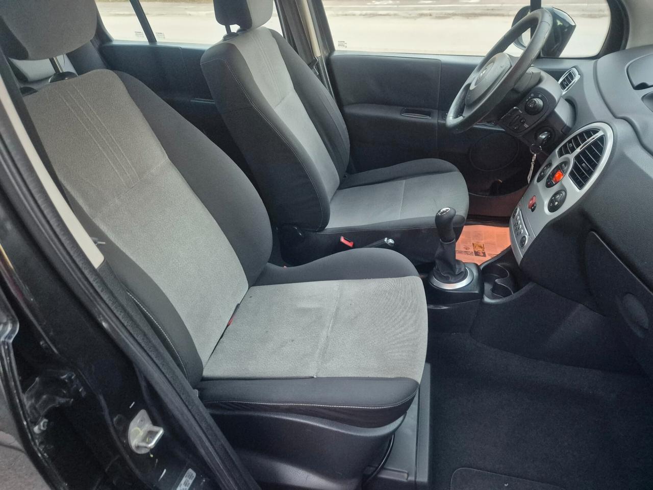 Renault Modus Grand 1.5 dCi 85CV Dynamique