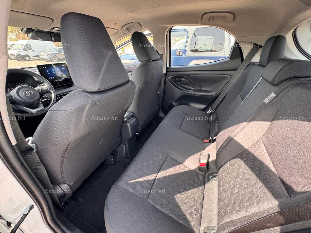 Toyota Yaris 1.5h 115 Icon NEOPATENTATI "PREZZO REALE NON LEGATO A FINANZIARIA"