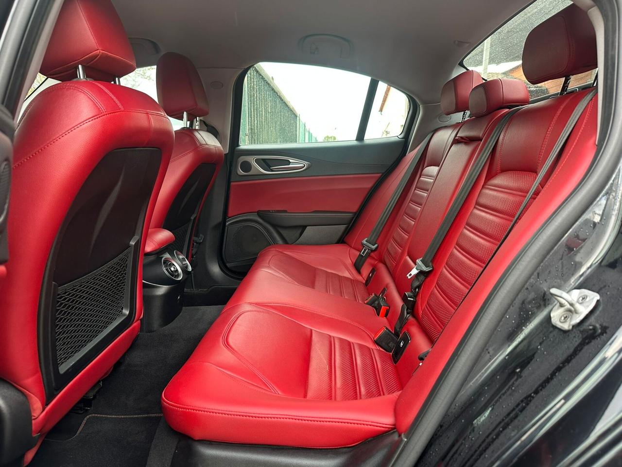 Alfa Romeo Giulia 2.2 Turbodiesel 210 CV AT8 AWD Q4 Veloce