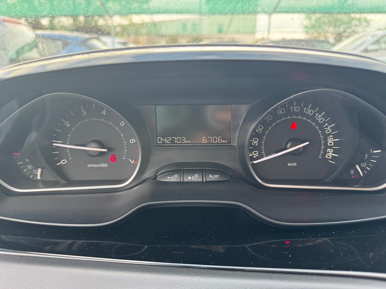 PEUGEOT 208 5p 1.2 puretech Allure s&s 82cv