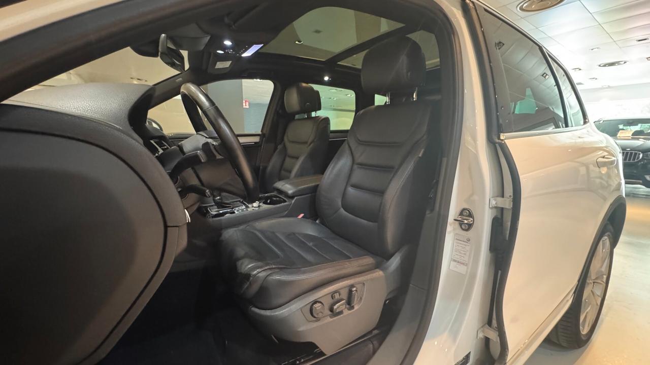VOLKSWAGEN TOUAREG 3.0D 204CV - 2014