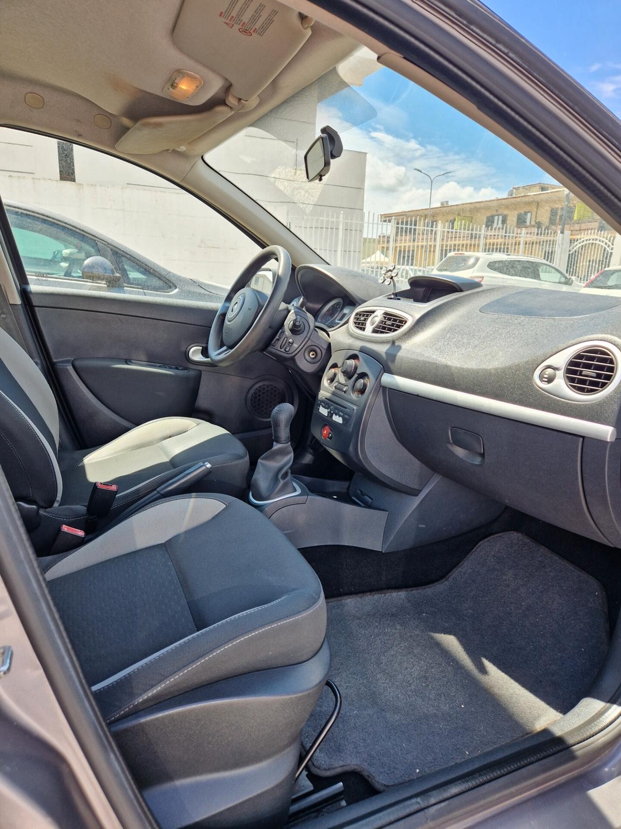 Renault Clio 1.2 16V 5 porte Dynamique