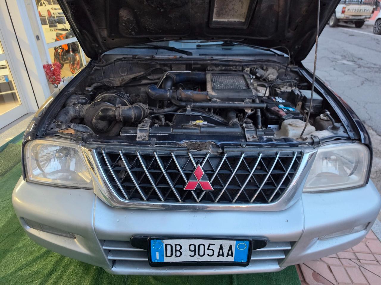 Mitsubishi L200 2.5 TD cat 4WD Double Cab Invite